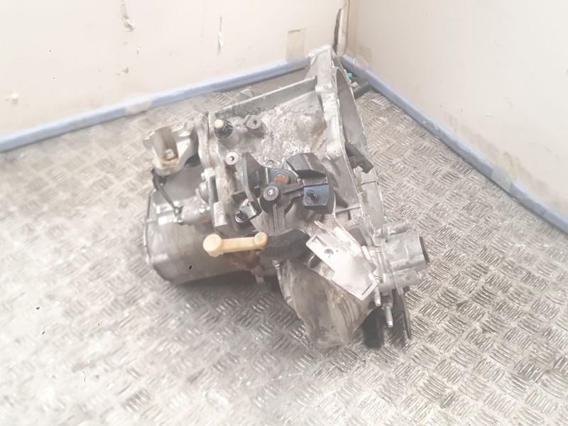 Recambio de caja cambios para opel corsa f (p2jo) 1.2 (68) referencia OEM IAM 20V257 6 VELOCIDADES 