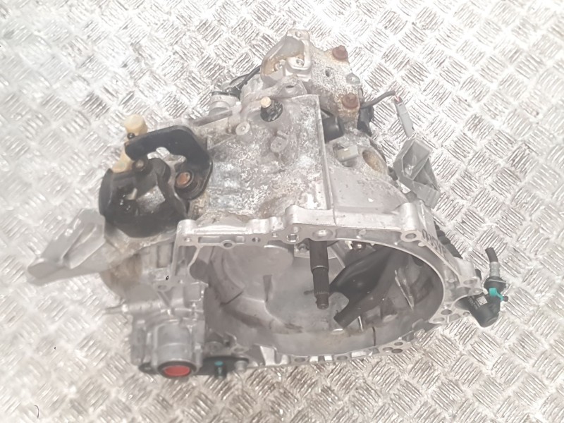 Recambio de caja cambios para opel corsa f (p2jo) 1.2 (68) referencia OEM IAM 20V257 6 VELOCIDADES 