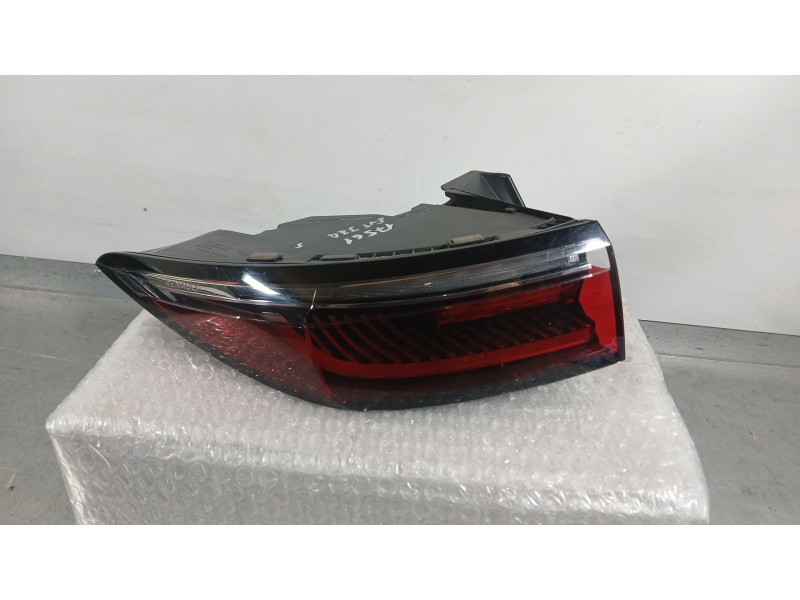 Recambio de piloto trasero izquierdo exterior para renault megane e-tech suv ev60 referencia OEM IAM 265552143R  