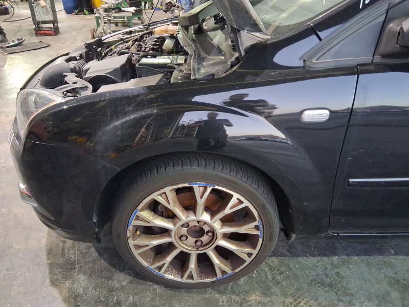 Recambio de aleta delantera izquierda para ford focus ii descapotable 2.0 referencia OEM IAM 1376484  