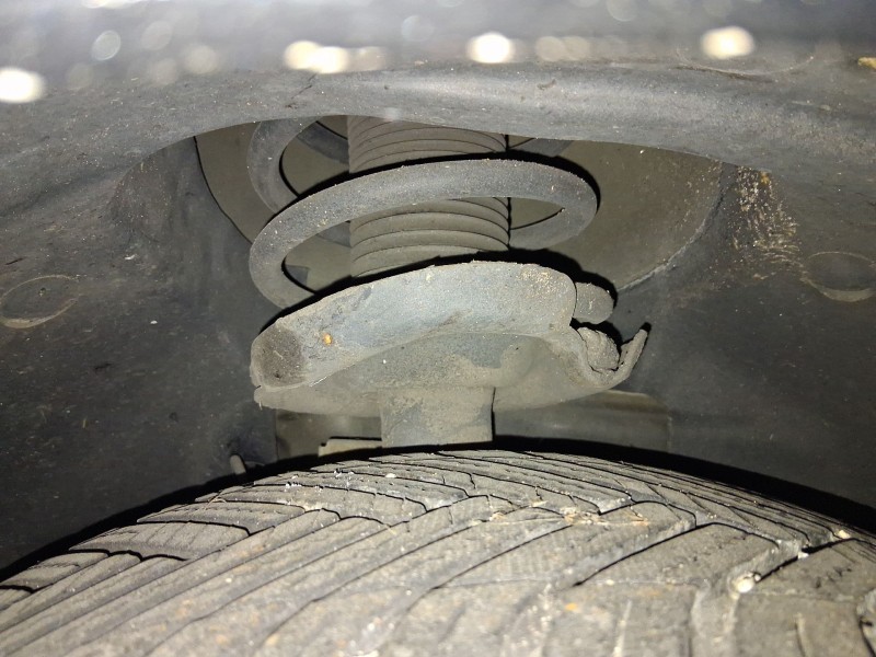 Recambio de amortiguador delantero derecho para ford focus ii descapotable 2.0 referencia OEM IAM 1667928  