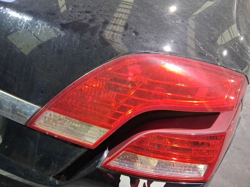 Recambio de piloto trasero derecho interior para ford focus ii descapotable 2.0 referencia OEM IAM 1704953  