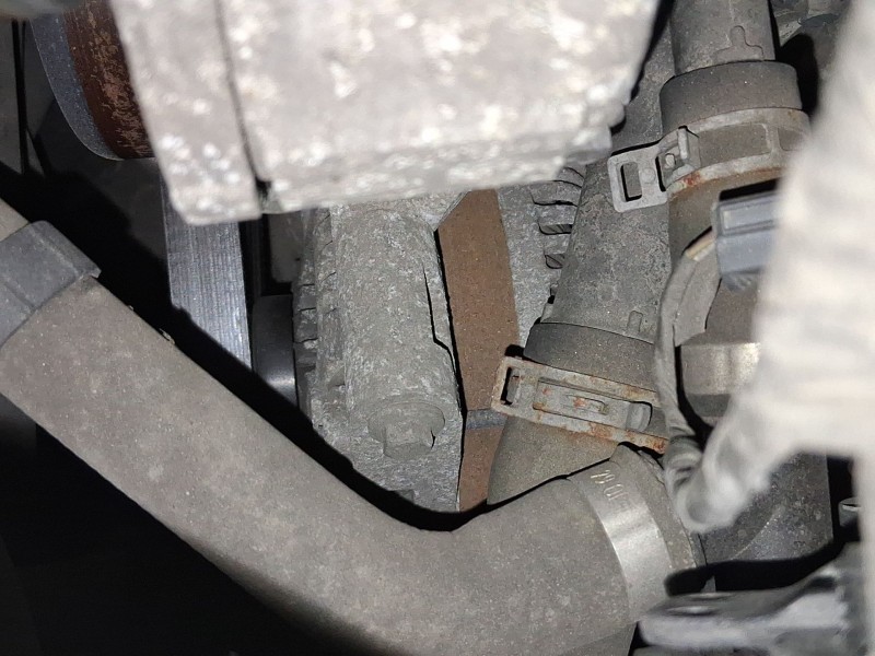 Recambio de alternador para ford focus ii descapotable 2.0 referencia OEM IAM 1530299  