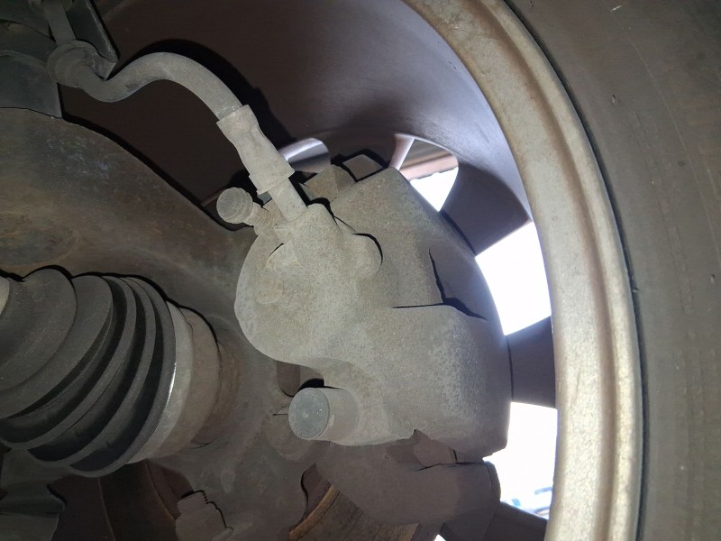 Recambio de pinza freno delantera izquierda para ford focus ii descapotable 2.0 referencia OEM IAM 1682876  