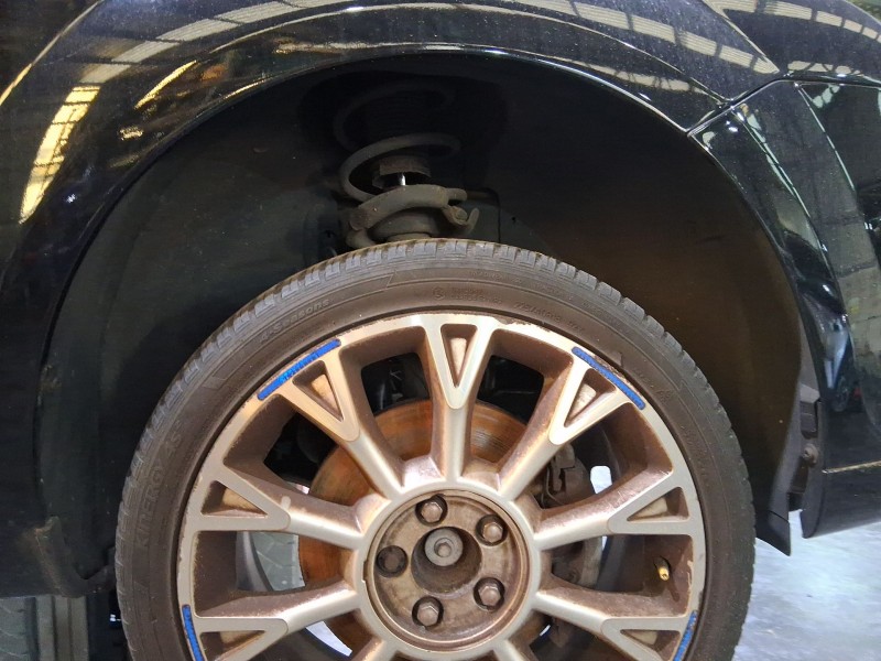 Recambio de plastico pase rueda del. dch. para ford focus ii descapotable 2.0 referencia OEM IAM 2821190  
