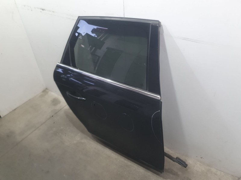 Recambio de puerta trasera derecha para audi a4 b8 avant (8k5) 2.7 tdi referencia OEM IAM 8K9833052D  