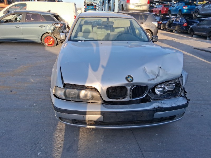 bmw 5 (e39) del año 2000