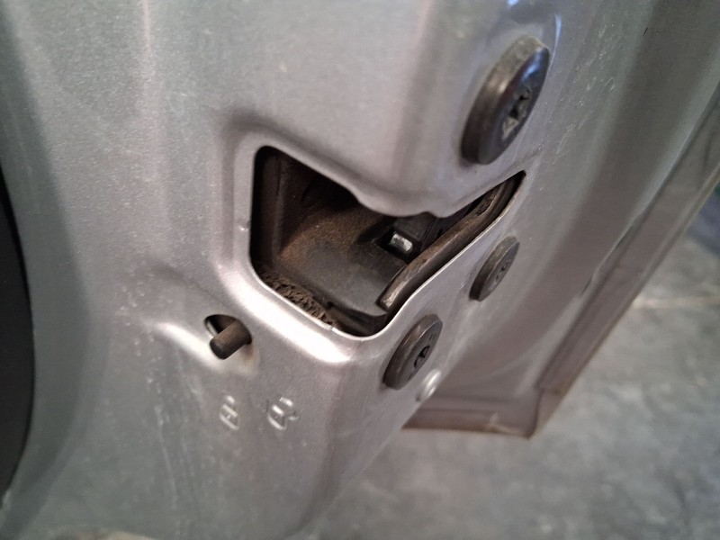Recambio de cerradura puerta trasera derecha para renault captur i (j5_, h5_) 1.5 dci 90 referencia OEM IAM 825000141R  