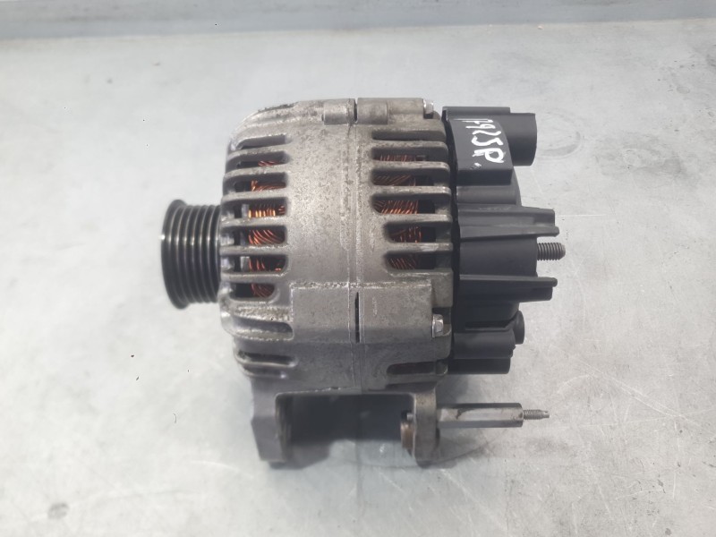 Recambio de alternador para volkswagen golf v (1k1) 1.6 fsi referencia OEM IAM 03C903023B  