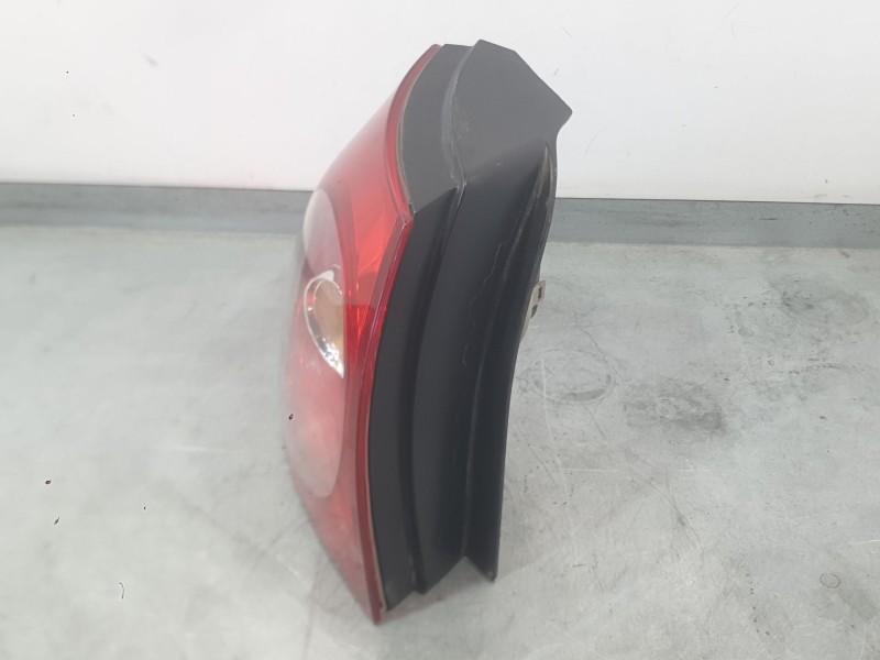 Recambio de piloto trasero izquierdo exterior para volkswagen golf v (1k1) 1.6 fsi referencia OEM IAM 1K6945095AA  