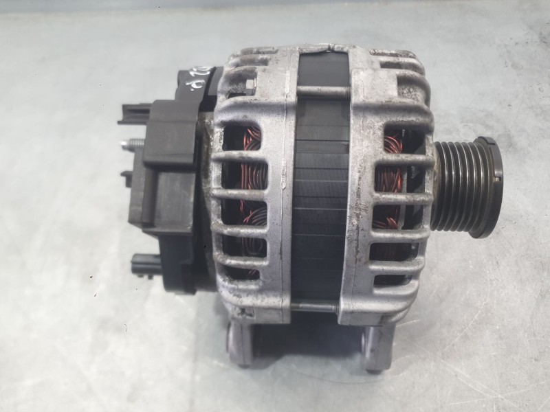 Recambio de alternador para nissan x-trail iii (t32_, t32r, t32rr) 2.0 dci (t32) referencia OEM IAM 231004BE0B  
