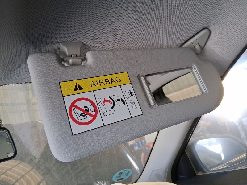 Recambio de parasol derecho para mg zs suv (azs1) 1.5 vti referencia OEM IAM 10524502ASA  