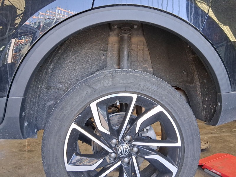 Recambio de plastico pase rueda tras. izq. para mg zs suv (azs1) 1.5 vti referencia OEM IAM 11115348  