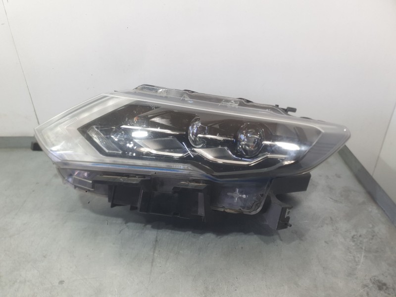 Recambio de faro izquierdo para nissan x-trail iii (t32_, t32r, t32rr) 2.0 dci (t32) referencia OEM IAM 260604CC6C  