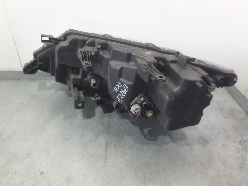Recambio de faro derecho para nissan x-trail iii (t32_, t32r, t32rr) 2.0 dci (t32) referencia OEM IAM 260104CC6C  