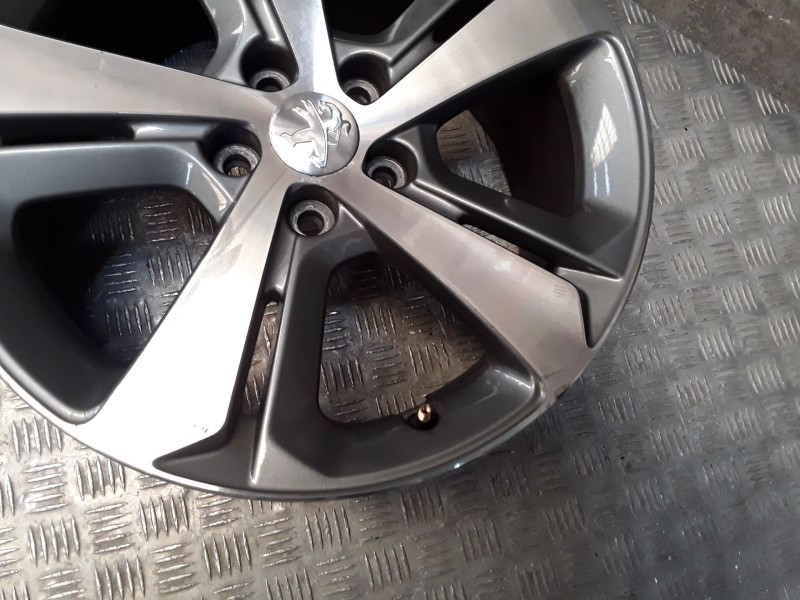 Recambio de llanta aluminio para peugeot 308 sw ii (lc_, lj_, lr_, lx_, l4_) 1.5 bluehdi 130 referencia OEM IAM 7.5X17 5 TORN ET