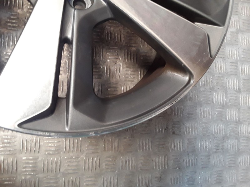 Recambio de llanta aluminio para peugeot 308 sw ii (lc_, lj_, lr_, lx_, l4_) 1.5 bluehdi 130 referencia OEM IAM 7.5X17 5 TORN ET