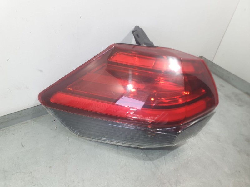Recambio de piloto trasero izquierdo exterior para nissan x-trail iii (t32_, t32r, t32rr) 2.0 dci (t32) referencia OEM IAM 26555
