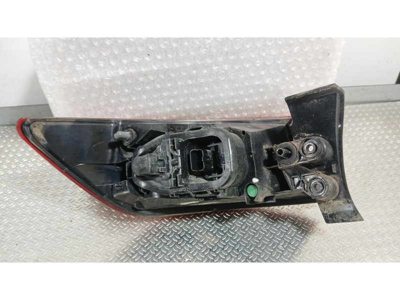 Recambio de piloto trasero derecho exterior para renault clio iv (bh_) 1.5 dci 75 referencia OEM IAM 265502631R  