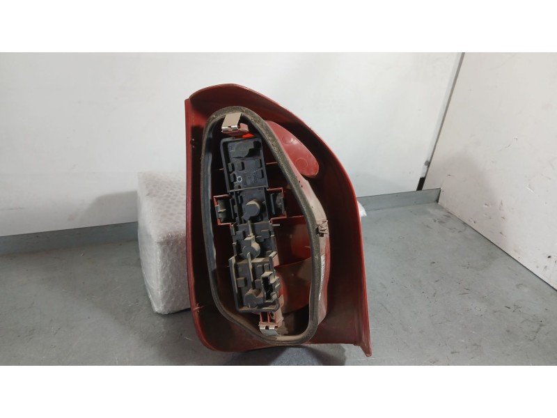 Recambio de piloto trasero derecho para citroën xsara picasso (n68) 2.0 hdi referencia OEM IAM 9660005780 VALEO ROZADO 6351N0