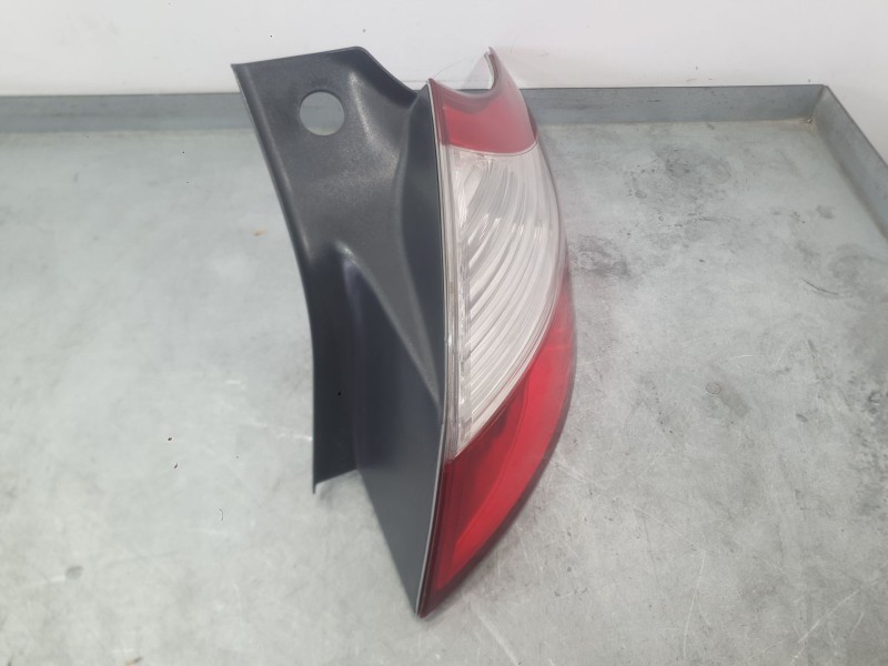 Recambio de piloto trasero derecho exterior para renault megane iii hatchback (bz0/1_, b3_) 1.5 dci referencia OEM IAM 265550548