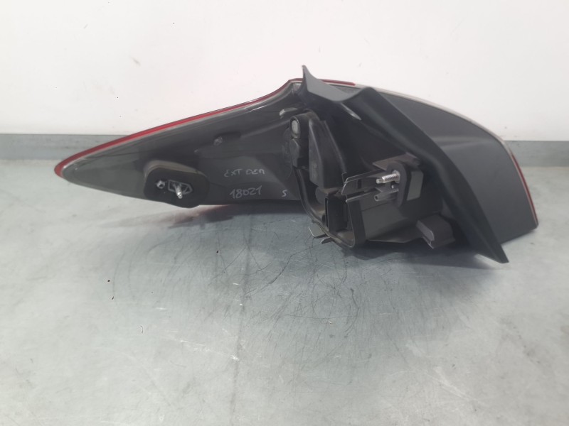 Recambio de piloto trasero derecho exterior para renault megane iii hatchback (bz0/1_, b3_) 1.5 dci referencia OEM IAM 265550548