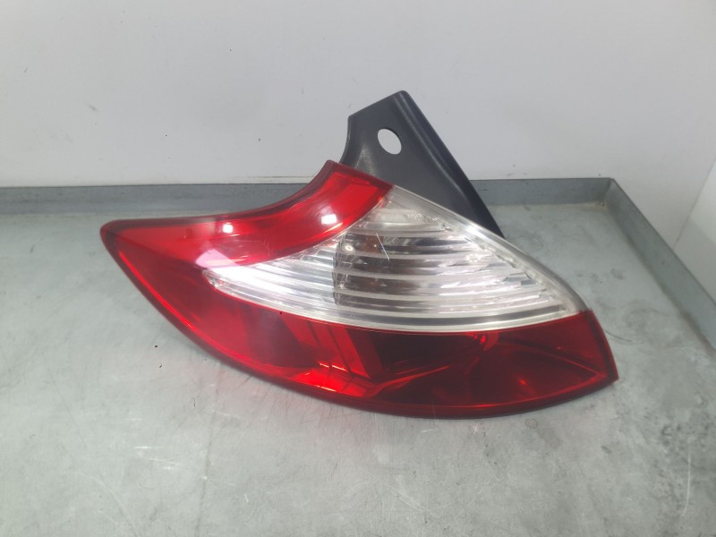 Recambio de piloto trasero izquierdo exterior para renault megane iii hatchback (bz0/1_, b3_) 1.5 dci referencia OEM IAM 2655500