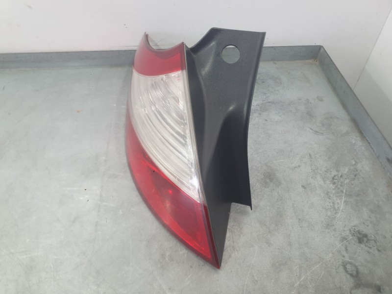 Recambio de piloto trasero izquierdo exterior para renault megane iii hatchback (bz0/1_, b3_) 1.5 dci referencia OEM IAM 2655500