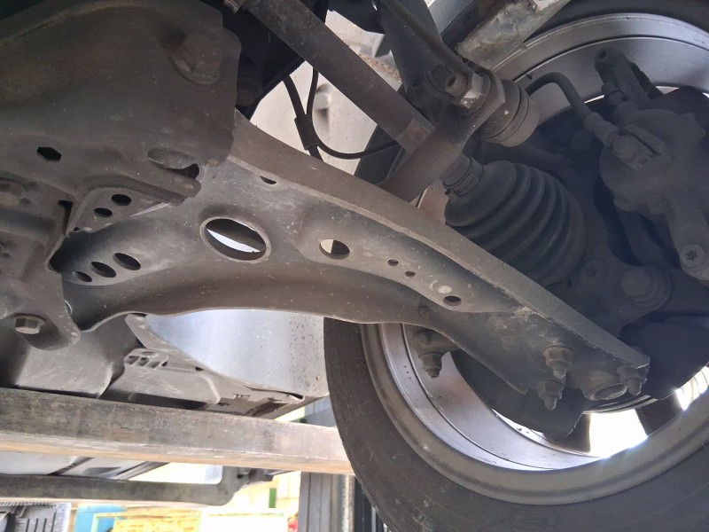 Recambio de brazo suspension inferior delantero izquierdo para seat leon (5f1) 1.4 tsi referencia OEM IAM 5WA407151  