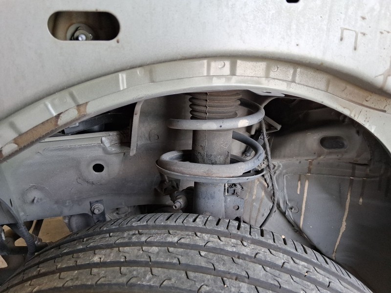 Recambio de amortiguador delantero izquierdo para dacia duster (hs_) 1.2 tce 125 referencia OEM IAM 543026656R  