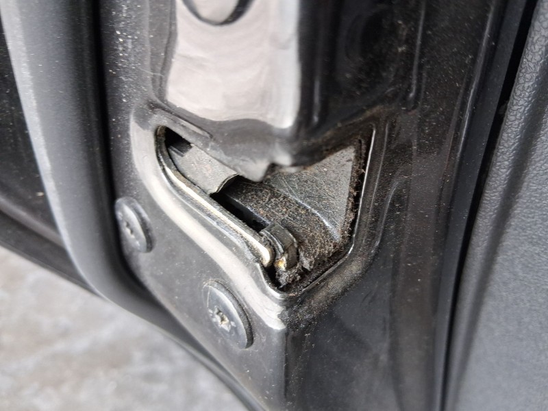 Recambio de cerradura puerta trasera izquierda para dacia duster (hs_) 1.2 tce 125 referencia OEM IAM 825030283R  