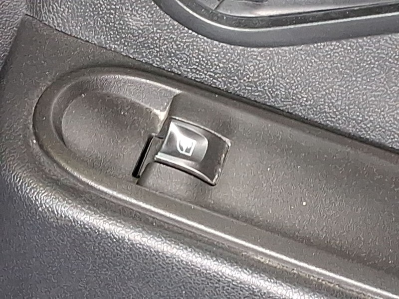 Recambio de mando elevalunas delantero derecho para dacia duster (hs_) 1.2 tce 125 referencia OEM IAM 8200602227  