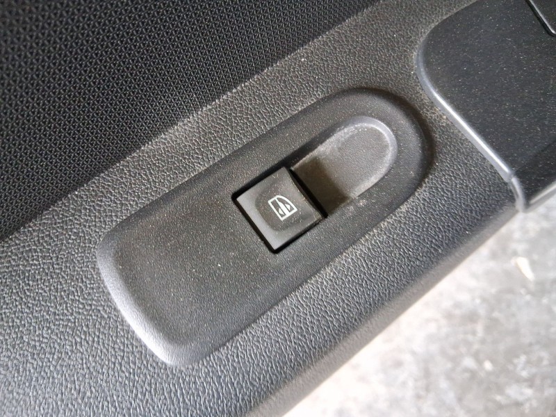 Recambio de mando elevalunas trasero izquierdo para dacia duster (hs_) 1.2 tce 125 referencia OEM IAM 8200467793  