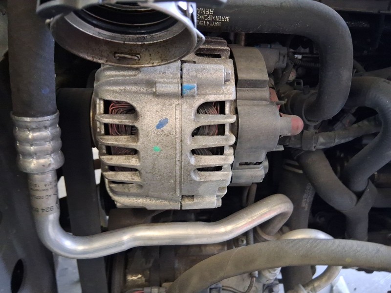Recambio de alternador para dacia duster (hs_) 1.2 tce 125 referencia OEM IAM 231000643R 231006677R 