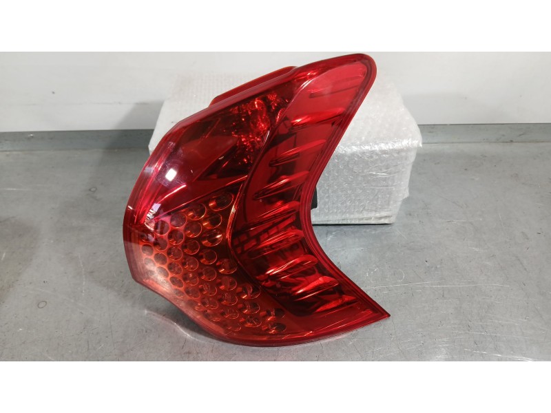 Recambio de piloto trasero derecho exterior para peugeot 3008 i monospace (0u_) 2.0 hdi 150 / bluehdi 150 referencia OEM IAM 635