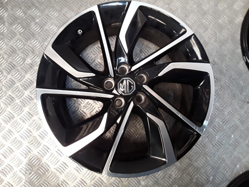 Recambio de juego llantas aluminio para mg zs suv (azs1) 1.5 vti referencia OEM IAM 7X17 5 TORN ET41 ALUMINIO 