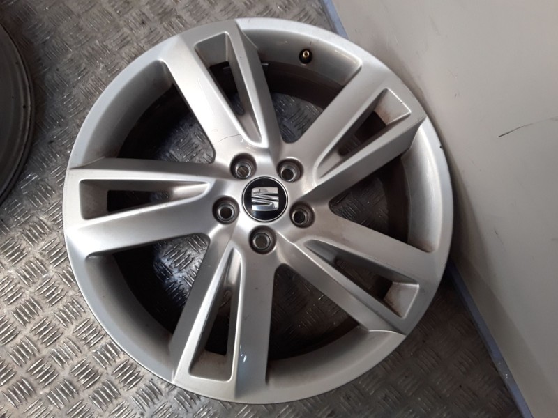 Recambio de juego llantas aluminio para seat arona (kj7, kjp) 1.0 tgi referencia OEM IAM 6.5X17 5 TORN ET48 ALUMINIO ROZADAS