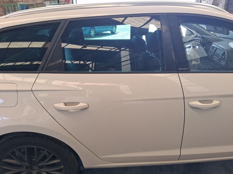 Recambio de puerta trasera derecha para seat leon st (5f8) 1.2 tsi referencia OEM IAM 5F9833056  