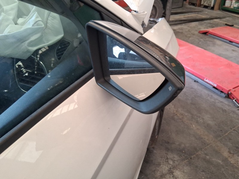 Recambio de retrovisor derecho para seat leon st (5f8) 1.2 tsi referencia OEM IAM 5F1857508Q9B9  
