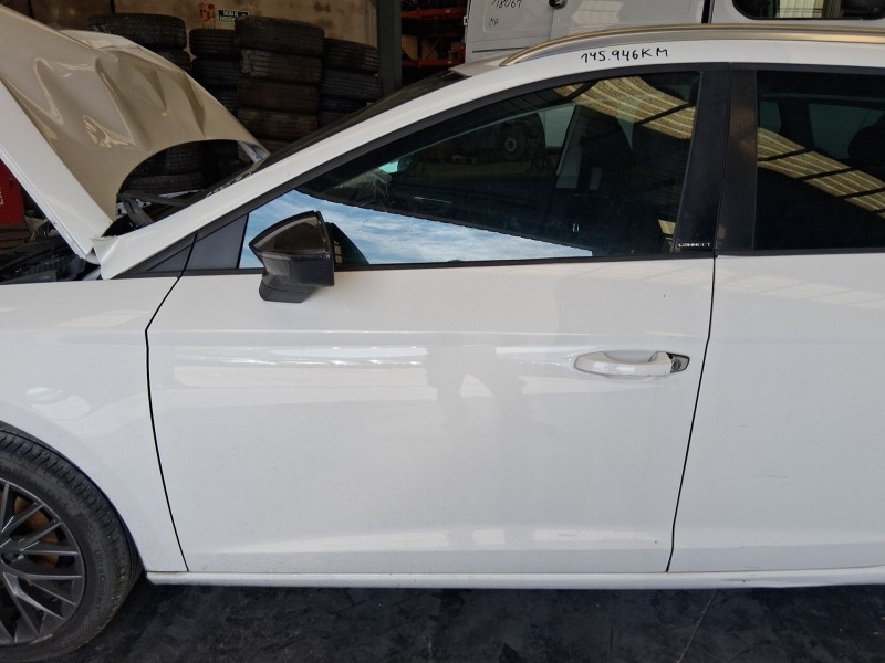 Recambio de puerta delantera izquierda para seat leon st (5f8) 1.2 tsi referencia OEM IAM 5F4831055A  