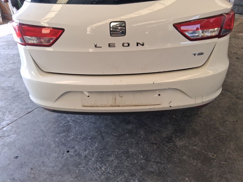 Recambio de paragolpes trasero para seat leon st (5f8) 1.2 tsi referencia OEM IAM 5F9807421HGRU TOCADO 