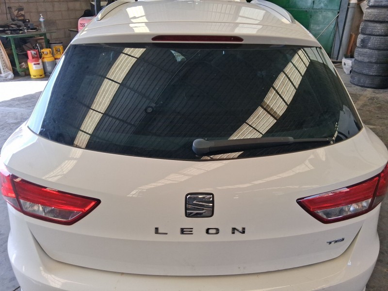 Recambio de porton trasero para seat leon st (5f8) 1.2 tsi referencia OEM IAM 5F9827024  