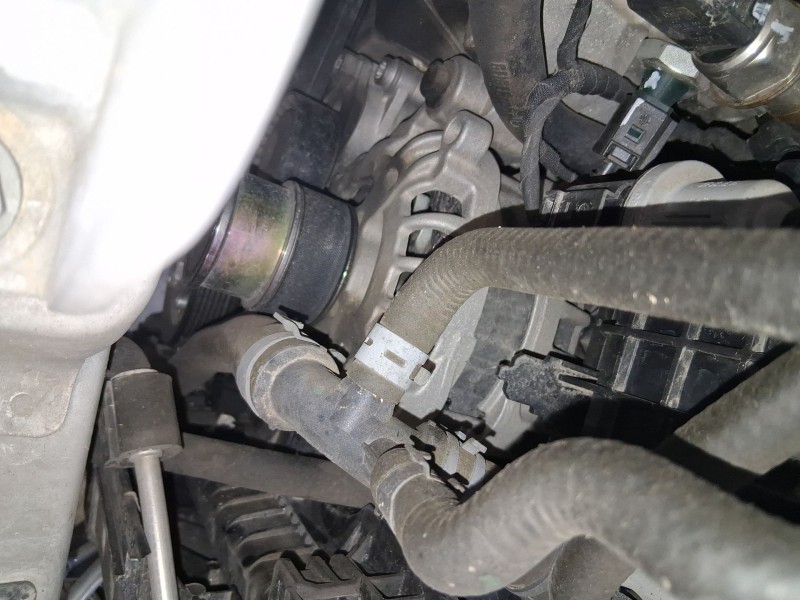 Recambio de alternador para seat leon st (5f8) 1.2 tsi referencia OEM IAM 04E903015GX 04E903015G 