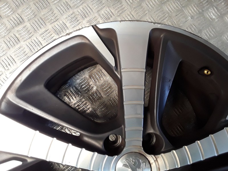 Recambio de llanta aluminio para peugeot 308 ii (lb_, lp_, lw_, lh_, l3_) 1.6 gt 205 referencia OEM IAM 8X18 5 TORN ET48 ALUMINI