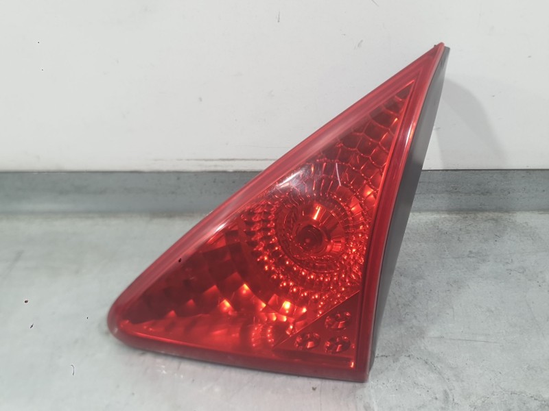 Recambio de piloto trasero derecho interior para peugeot 3008 i monospace (0u_) 2.0 hdi 150 / bluehdi 150 referencia OEM IAM 635