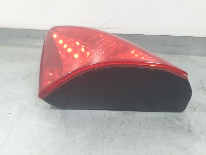 Recambio de piloto trasero derecho interior para peugeot 3008 i monospace (0u_) 2.0 hdi 150 / bluehdi 150 referencia OEM IAM 635