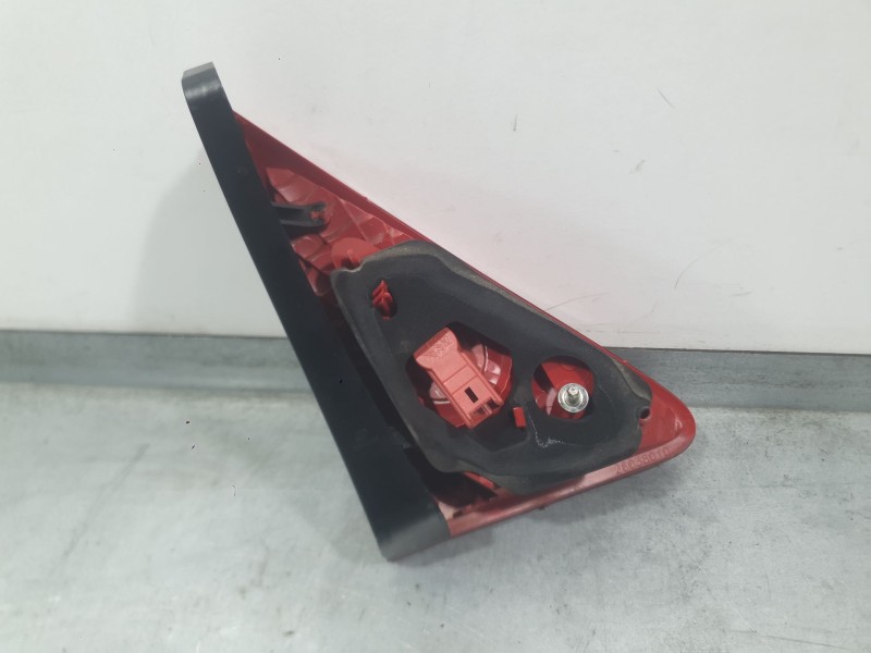 Recambio de piloto trasero derecho interior para peugeot 3008 i monospace (0u_) 2.0 hdi 150 / bluehdi 150 referencia OEM IAM 635
