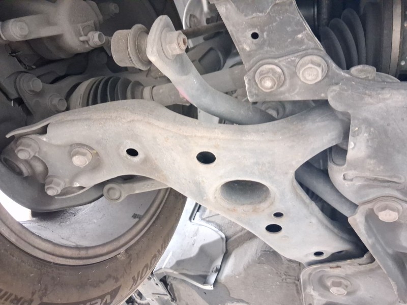 Recambio de brazo suspension inferior delantero derecho para toyota verso (_r2_) 2.0 d-4d (aur20_) referencia OEM IAM 480680F020