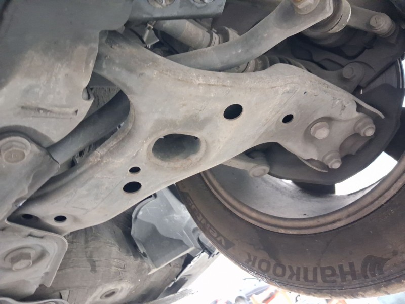 Recambio de brazo suspension inferior delantero izquierdo para toyota verso (_r2_) 2.0 d-4d (aur20_) referencia OEM IAM 480690F0