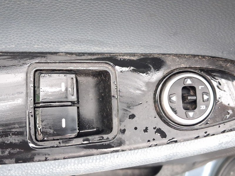 Recambio de mando elevalunas delantero izquierdo para hyundai i20 ii (gb, ib) 1.2 referencia OEM IAM 93570C80404X  